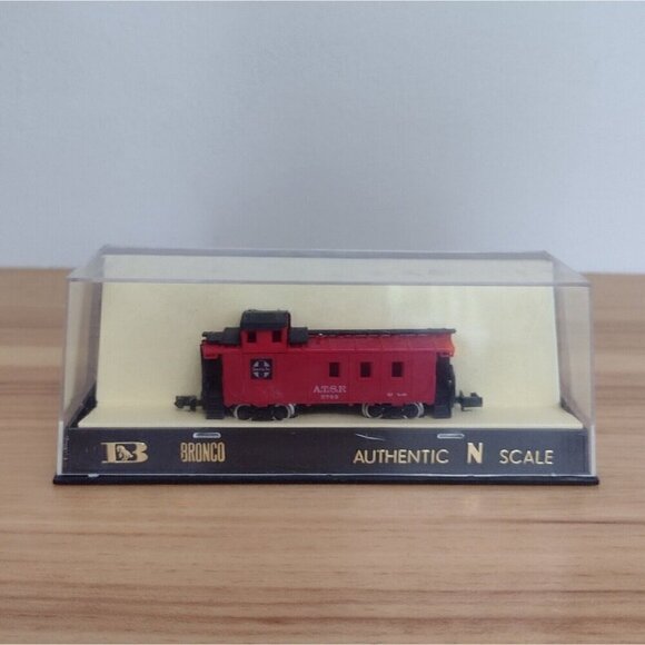 Vintage Bronco Authentic N Scale 36' Caboose Santa Fe - Picture 1 of 6